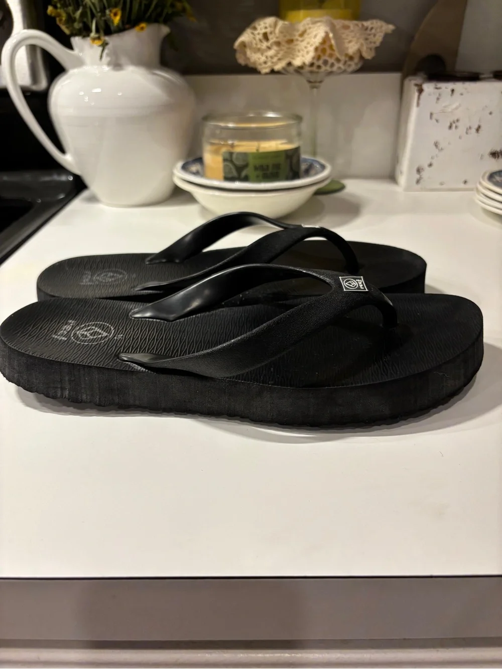 Reef Men's Black Textured Strap Flip-Flops